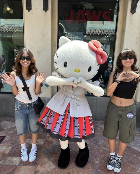 Zoo Park Outfit Ideas, Universal Studios Japan Outfit, Universal Studios Photo Ideas, Universal Studios Orlando Outfit, Universal Studios Outfits, Theme Park Aesthetic, Tokyo Living, Japan Outfit Summer, Theme Park Outfit