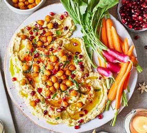 Luxury hummus Healthy Hummus, Easy Hummus Recipe, Hummus Ingredients, Vegetarian Christmas, Garlic Hummus, Christmas Buffet, Food Buffet, Easy Hummus, Vegan Hummus