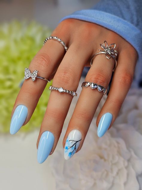 Blue And With Nails, Going Out Nails Ideas, Nails Light Blue Design, White Blue Nails Design, Acrylic Pastel Nails, Light Blue Gel Nails Short, Gel Nail Designs Blue, Pastel Blue Nails Design, Idee Nail Art