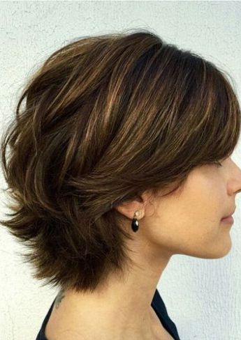 short layered haircut for thick hair Razored Haircuts, Thick Wavy Hair, Shaggy Bob, Short Shag Hairstyles, Bob Haircut For Fine Hair, Short Hairstyles For Thick Hair, Short Layered Haircuts, Best Short Haircuts, Penteado Cabelo Curto