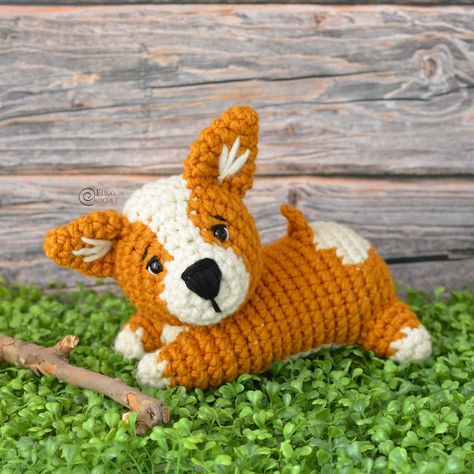 Baby Corgi, Crochet Dog Patterns, Lion Brand Wool Ease, Crochet Things, Lion Brand Yarn, Crochet Motifs, Crochet Dog, Crochet Hook Sizes, Dog Pattern