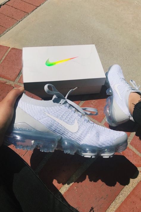 2019 Vapormax 3.0 Platinum/White Vapormax Flyknit, Nike Huarache, Nike Free, Sneakers Nike, Platinum, Nike, Sneakers, White, Quick Saves