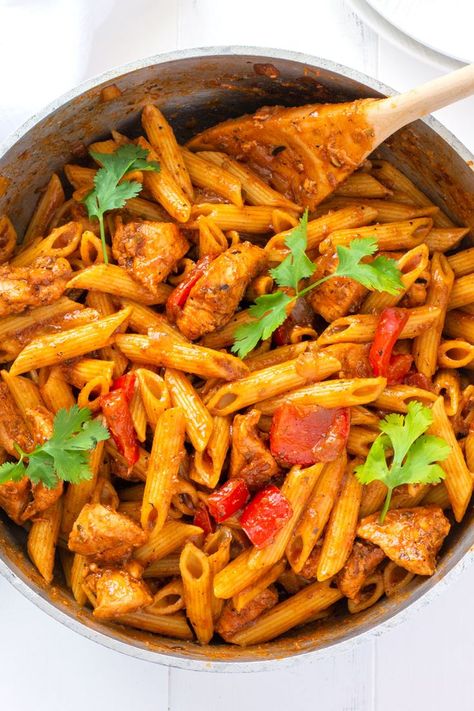 Fajita Pasta Recipe, Rasta Pasta Recipe, Puerto Rican Chicken, Easy Pasta Dinner Recipes, Fajita Pasta, Rasta Pasta, Chicken Fajita Pasta, Buffalo Chicken Pasta, Boricua Recipes