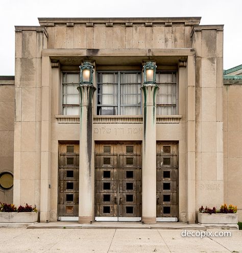 Art Deco Buildings Architecture, Art Deco Facade, Stone Mansion, Awesome Architecture, Architectural Sculpture, Neoclassical Architecture, Deco Architecture, Art Deco Buildings, Building Architecture