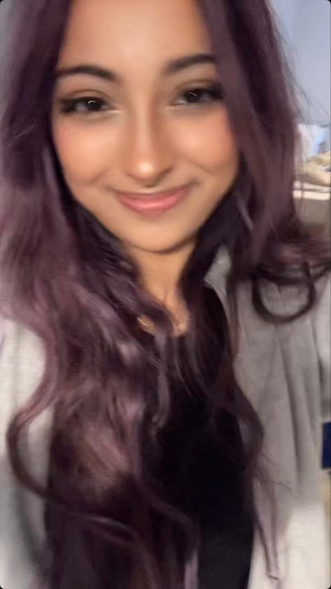 dull, dark purple hair on medium brown skin tone Dark Purple Hair On Brown Hair, Brown Skin Hair Colour Ideas, Brown Skin Hair Dye, Purple Hair Indian Skin, Plum Hair On Brown Skin, Tan Skin Purple Hair, Colerd Hair, Brunette Hair Purple Undertone, Dark Brown Hair Purple Tint