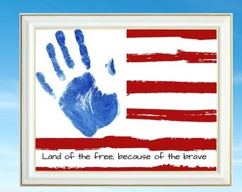 Great fourth of july printable Fourth Of July Toddler Art, Memorial Crafts For Kids, Memorial Day Baby Crafts, Class Handprint Projects, Memorial Day Handprint Art, Memorial Day Infant Crafts, Memorial Day Projects For Kids, Fourth Of July Door Decorations Daycare, Memorial Day Activities For Toddlers