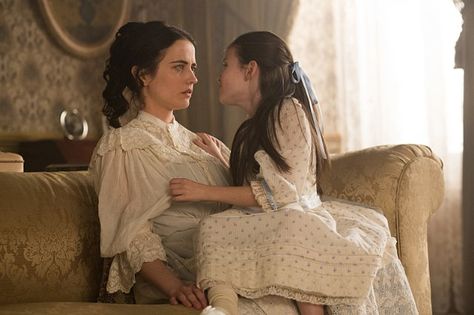 Penny Dreadful "And They Were Enemies" S2EP10 Walburga Black, Vanessa Ives, Penny Dreadful, Dorian Gray, Eva Green, Black Families, Black Queen, Frankenstein, Best Shows Ever