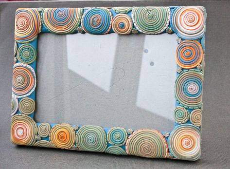 Photo frame with extruded polymer clay | Anna Kokareva | Flickr Lamasa Art, Easy Polymer Clay, Arte Quilling, Handmade Photo Frames, Clay Wall Art, Clay Work, Newspaper Crafts, Sunflower Tattoo Design, Frame Art