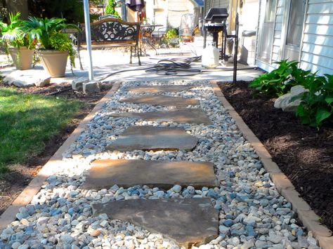 Rock Walkway, Concrete Pavers Walkway, Sidewalk Landscaping, Flagstone Pathway, Gravel Walkway, Stepping Stone Walkways, Pathway Ideas, Flagstone Walkway, Brick Pathway