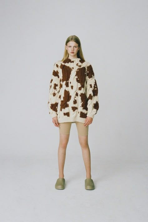 Cow Sweater, Cow Spots, Brown Cow, Knitwear Fashion, Chunky Knitwear, Cow Pattern, Knit Outfit, Knit Fashion, Cow Print