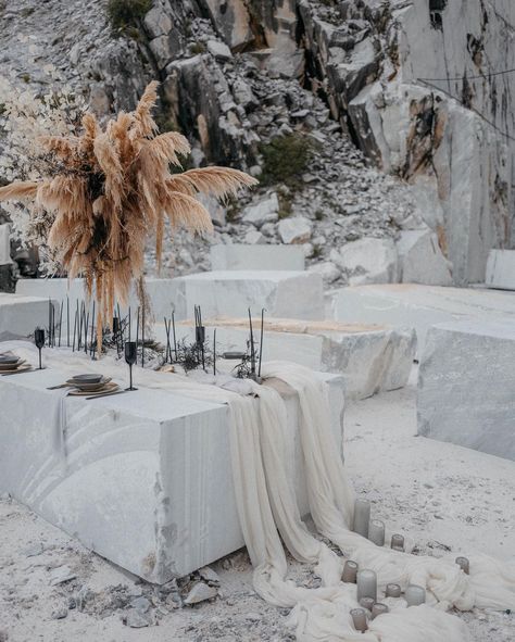 EticaMentor on Instagram: “MARMO is an editorial project shot in Carrara marble quarries involving @eticamentor as Art Director and Stylist. We have been proud to…” Pampas Installation, Quarry Wedding, Marble Quarry, Wedding Stylist, Wedding Table Settings, Living Table, Wedding Cake Designs, Carrara Marble, Floral Centerpieces