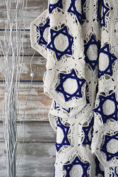 Free Pattern: Hanukkah Throw – Universal Yarn Creative Network Hanukkah Crochet, Beginner Crochet Blanket, Jewish Festivals, Universal Yarn, Crochet Stars, Beginner Crochet, Manta Crochet, Crochet Afghans, Groundhog Day