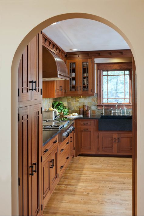 Craftsman Style Kitchens, Tuscan Kitchen Design, Banquette Design, Most Pinned, Block Countertops, Kitchen Goals, Rustic Kitchen Cabinets, Craftsman Kitchen, Tuscan Kitchen