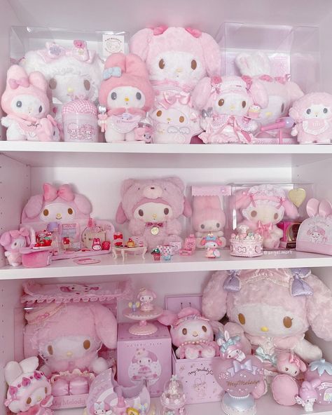 My Melody Stuff Toy, My Melody Collection, Cutecore Shelf, My Melody Things, My Melody Stuff, Plushie Room, My Melody Room, Melody Room, Plush Room