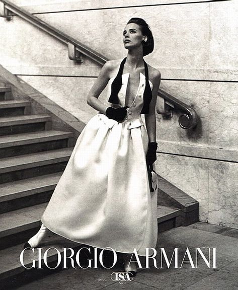 Lara Harris in Giorgio Armani, 1992 Armani You, Armani Fashion, 90s Model, Armani Women, 90s Models, Peter Lindbergh, Late 80s, Early 90s, Moda Vintage