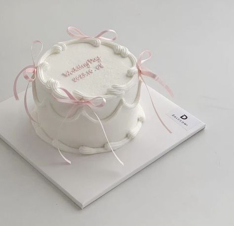 Aesthetic Birthday Cake Vintage, Minimalist White Cake, 14th Birthday Cakes, Diy Birthday Cake, Bow Cakes, Coquette Core, Korean Cake, Funny Birthday Cakes, Pool Birthday