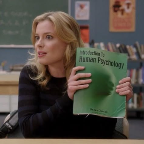 Io Psychology Aesthetic, Public Health Major Aesthetic, Psych Np Aesthetic, Psychology Career Aethstetic, Psychology School Aesthetic, Psychologist Aesthetic Job, Phd Psychology Aesthetic, Britta Perry Aesthetic, Pink Psychology Aesthetic