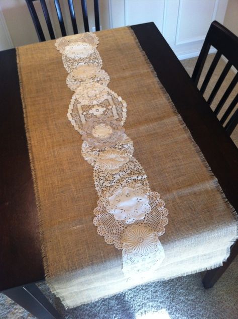 Doily Art, Burlap Runners, Lace Table Runner, Doilies Crafts, Lace Runner, Burlap Decor, Burlap And Lace, Dekor Diy, Lace Table Runners