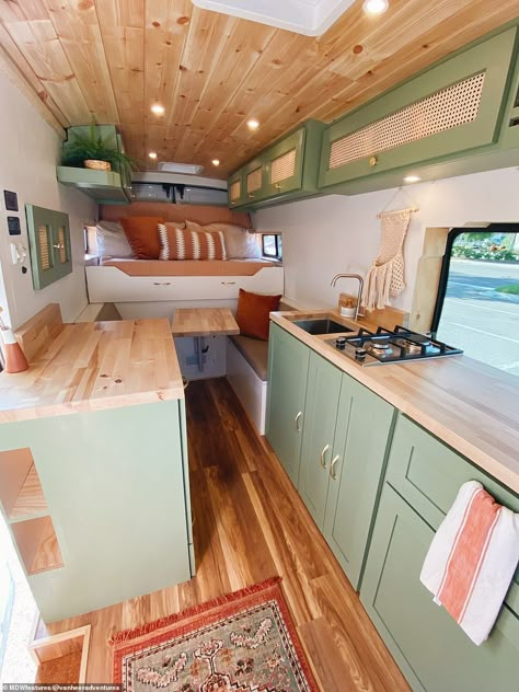 Live In A Van, Camper Interior Design, Tiny House Camper, Kombi Home, Caravan Renovation, Van Conversion Interior, Diy Camper Remodel, Caravan Interior, Life On The Road