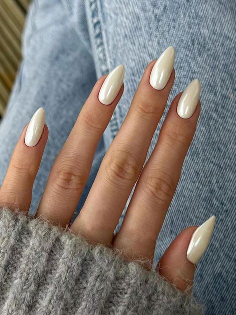 Pearl White Nails, French Stiletto Nails, Nails Long Almond, Light Colored Nails, Bare Nails, Long Almond Nails, Pink Nail Art Designs, Fake Nails Long, Long Almond