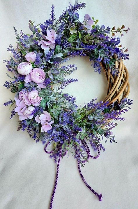 Couronne Diy, Kaktus Dan Sukulen, Dekoratívne Vence, Floral Door Wreaths, Spring Floral Wreath, Easter Spring Wreath, Purple Wreath, Diy Spring Wreath, Door Wreaths Diy