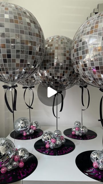 Studio 45 Party, Disco Ball New Years Eve Party, 70s Disco Centerpieces, Disco Themed Table Decor, Disco Balloon Centerpiece, Disco Theme Party Centerpieces, Disco Party Table Centerpieces, Disco Decor Ideas, Disco Dance Birthday Party