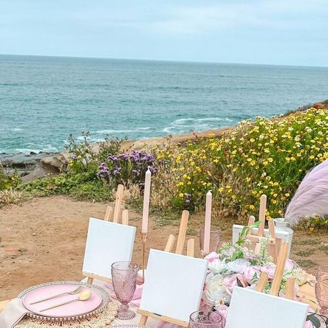 Bridal Shower Ideas Picnic, La Jolla Bachelorette Party, Bachelorette Party Picnic, Picnic Bridal Shower Ideas, Small Bachelorette Party, Beach Birthday Ideas, Bachelorette Party Ideas Beach, Small Bridal Shower Ideas, Beach Bridal Shower Ideas