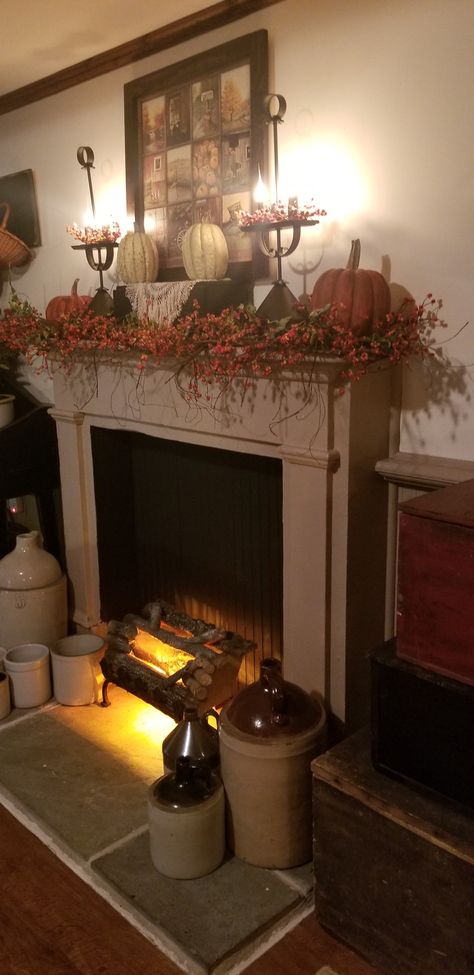 Primitive Fireplace Ideas, Primitive Fireplace Decor, Primitive Fireplace Mantle, Primitive Fireplace, Primitive Home Decorating, Uke Tabs, Living Room Decor Country, Primitive Living, Primitive Living Room