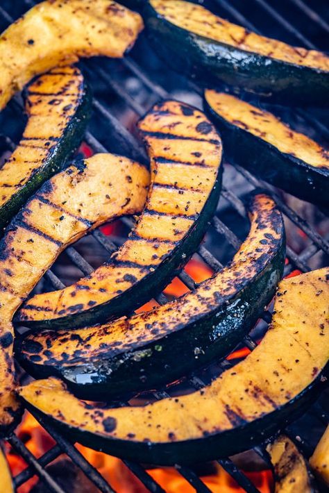 Acorn Squash On Grill, Bbq Acorn Squash, Acorn Squash Grilled, Acorn Squash On The Grill, Grilled Acorn Squash Recipes, Squash On The Grill, Grilled Acorn Squash, Brown Sugar Sauce, Bbq Vegetables