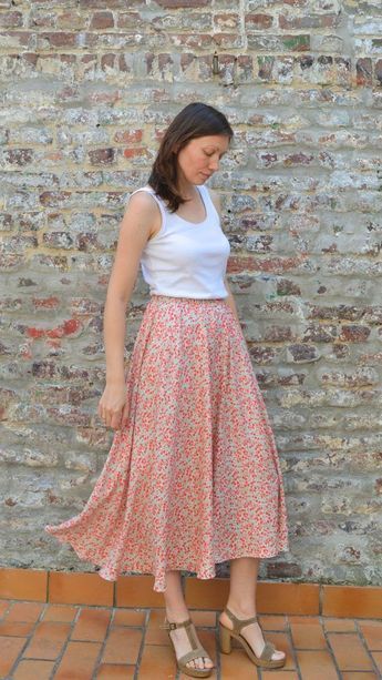 Free Skirt Pattern, Pola Rok, Rok Midi, Skirt Pattern Free, Diy Skirt, Beginner Sewing Projects Easy, Skirt Patterns Sewing, Sewing Skirts, Sewing Projects For Beginners