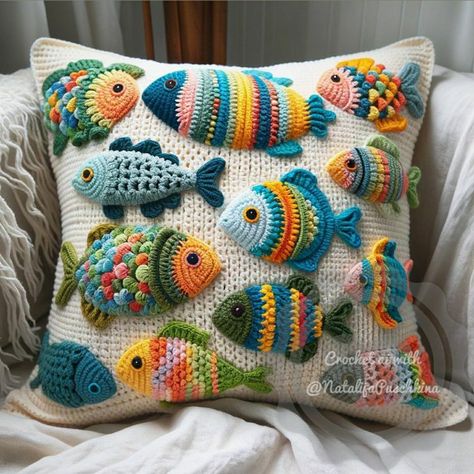 Crochet Fish Patterns, Art Au Crochet, Crochet Cushion Pattern, Fish Pillow, Crochet Fish, Crochet Blanket Pattern Easy, Confection Au Crochet, Crochet Cushion Cover, Easy Crochet Blanket