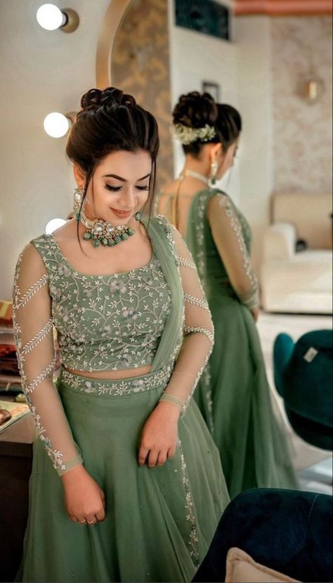 Reception Dress For Women Indian, Simple Lehenga Designs For Reception, Reception Kerala Dress, New Model Engagement Dress Kerala, Lehanga Designs Engagement, Engagement Lahenga Ideas, Lehenga Stiching Design, Simple Reception Dress Indian, Gown For Marriage Function