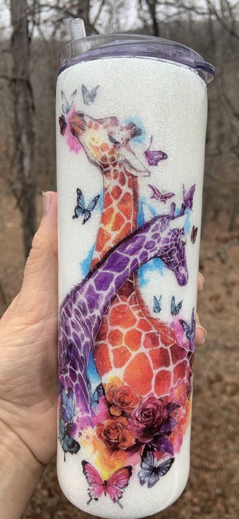 Giraffe Tumbler, Animal Tumbler Ideas, Butterfly Tumbler Ideas, Glitter Tumbler Cups, Custom Tumbler Cups, Tumbler Cups Diy, Diy Tumblers, Cricut Projects Vinyl, Zoo Animals