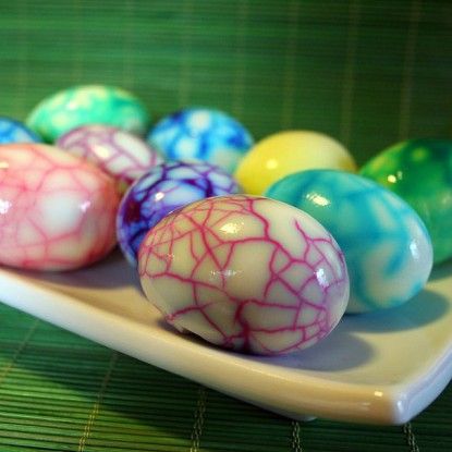 Boil Eggs, Colored Water, Anniversaire Harry Potter, Tea Eggs, Think Food, Coloring Easter Eggs, Spring Holidays, Hoppy Easter, Hard Boiled