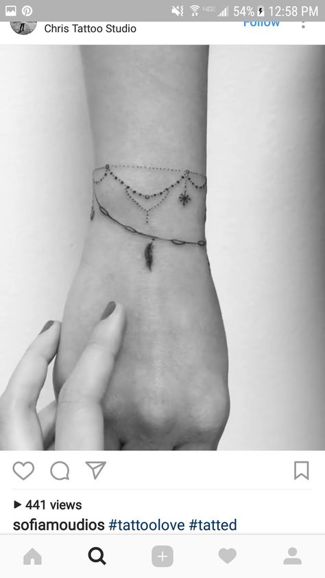 Tattoo Pulso, Bracelet Tattoos For Women, Chris Tattoo, Wrist Bracelet Tattoo, Ankle Bracelet Tattoo, Bracelet Tattoo, Anklet Tattoos, Tattoo Henna, Small Wrist Tattoos