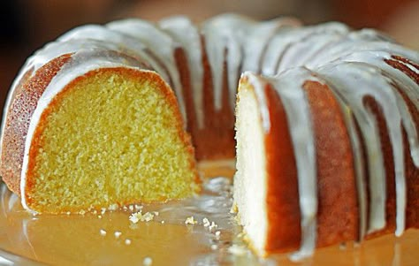 Lemon-Buttermilk-Pound-Cake Lemon Jello Cake, Lemon Buttermilk Pound Cake, Jello Cake Recipes, Buttermilk Pound Cake, Lemon Pound Cake Recipe, Jello Cake, Lemon Jello, Lemon Cakes, Lemon Bundt Cake