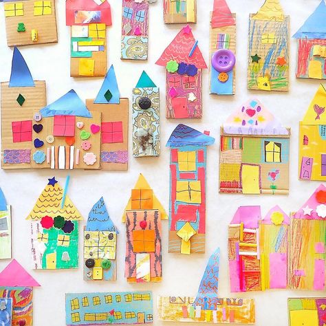 Cardboard Craft Ideas, Cardboard Craft, Cardboard Art, Kindergarten Art, Crafty Kids, Paper Houses, Childrens Crafts, Cardboard Crafts, Recycled Crafts