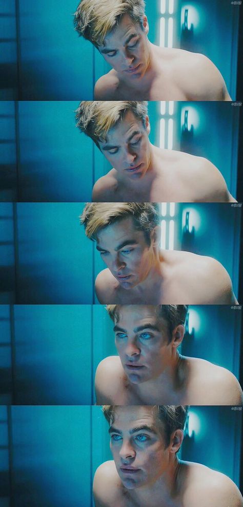 Cpt.Kirk Captain Kirk Chris Pine, Chris Pine Eyes, Chris Pine Movies, James Kirk, Jim Kirk, Star Trek Actors, Film Star Trek, Star Trek 2009, Star Trek Captains