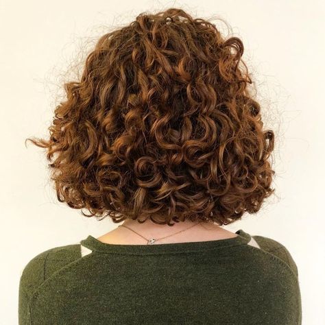 One-Length Curly Copper Brown Bob Textured One Length Haircut, Curly One Length Haircut, One Length Short Haircut, Short One Length Haircut, One Length Curly Hair, One Length Haircut, Long Curly Bob, One Length Haircuts, Haircut Ideas Trendy