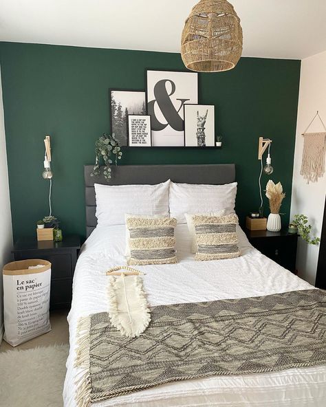 Bedroom Ideas and Designs - Your House Needs This Green And White Bedroom, Green Bedroom Walls, Green Bedroom Decor, Sage Green Bedroom, Dekorasi Kamar Tidur, Green Bedroom, Green Walls, Bedroom Color Schemes, Redecorate Bedroom