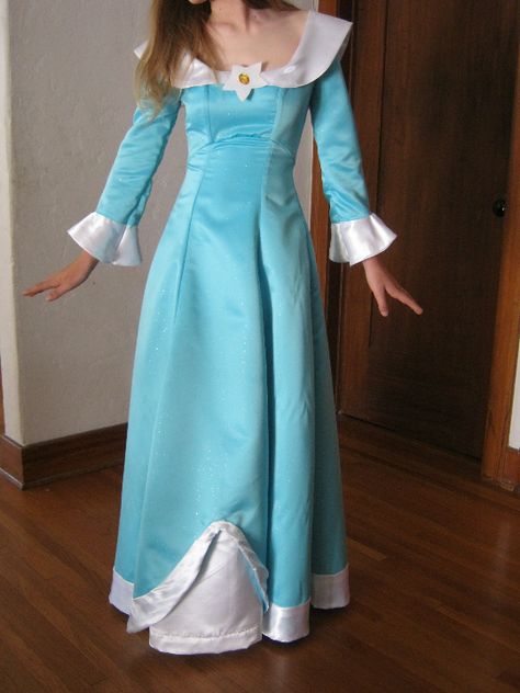 6a00d83452615669e2014e88756893970d-pi (540×720) Rosalina Cosplay Diy, Rosalina Mario Costume, Rosalina Costume Diy, Rosalina Costume, Princess Peach Halloween Costume, Princess Peach Halloween, Rosalina Cosplay, Rosalina Dress, Princess Rosalina