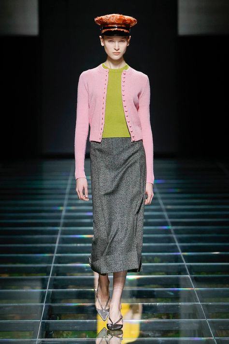 FW 2024 Womenswear | PRADA Prada Fashion Week, Fw 2024, Fashion Week 2024, Prada Fashion, Prada Collection, Fall Winter 2024, Street Style Winter, Winter 2024, Office Fashion