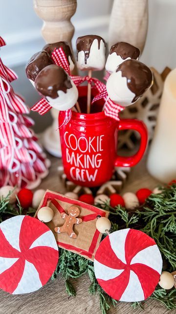 Diy Decor Cricut, Gingerbread Tree, Hot Cocoa Christmas, Decorating Hacks, Dollar Tree Christmas Decor, Cocoa Christmas, Christmas Props, Dollar Tree Finds, Dollar Tree Christmas