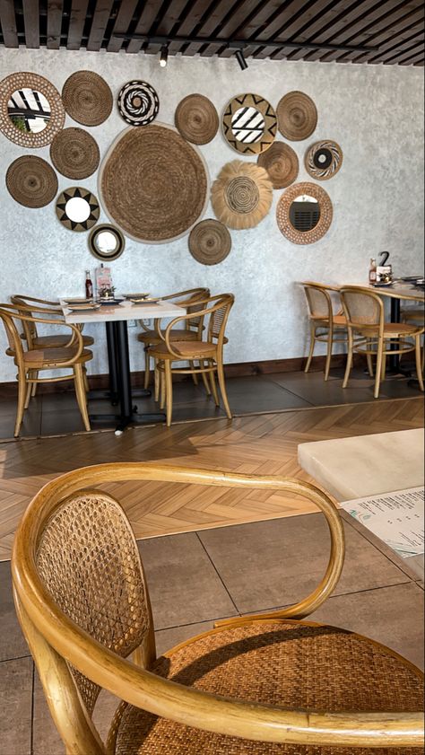 Swahili Restaurant Design, Rattan Restaurant Interior, African Cafe Interior Design, African Restaurant Design Interiors, African Coffee Shop, African Restaurant Design, Small Restaurant Interior, African Restaurant, Cafeteria Design