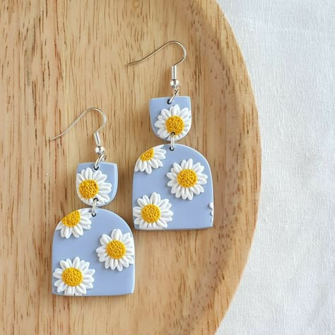 Polymer Clay Flower Jewelry, Diy Earrings Polymer Clay, Polymer Clay Jewelry Tutorials, Handmade Clay Jewelry, Polymer Clay Diy, Polymer Clay Jewelry Diy, Cute Polymer Clay, Clay Ornaments, Polymer Jewelry