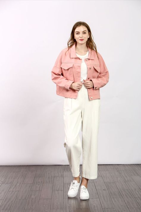 Peach Jacket Outfit, Pink Jeans Jacket Outfit, Pink Jean Outfits, Maong Jacket Outfit, Light Pink Jacket Outfit, Pink Jean Jacket Outfit, Pink Denim Jacket Outfit, Summer Jacket Outfit, Pastel Pink Jacket