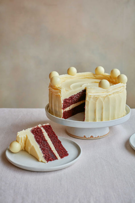 Easy Red Velvet Cake Recipe, Mary Makes It Easy, Easy Red Velvet Cake, Best Red Velvet Cake, Easy Red Velvet, Bolo Red Velvet, Mary Berry Recipe, Velvet Cake Recipes, Red Velvet Cake Recipe