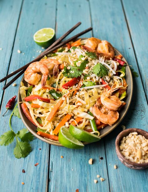 Cabbage Noodle Pad Thai Cabbage And Noodles, Pad Thai Noodles, Pad Thai Recipe, Asian Inspired Recipes, How To Cook Shrimp, Thai Food, Dinner Tonight, Pad Thai, Asian Food