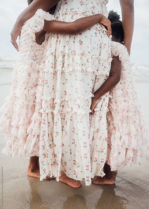 Black Motherhood Aesthetic, Cottagecore Mom, Motherhood Aesthetic, Black Cottagecore, Black Motherhood, Cute Maternity Outfits, Divine Mother, Black Femininity, Black Families