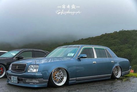 Japanese Vip Cars, Japanese Vehicles, Toyota Century, Customized Cars, Car Lifestyle, Slammed Cars, Toyota Sequoia, Lexus Es, Swag Cartoon